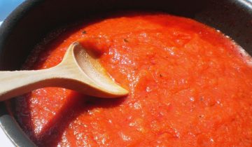 L’arte della salsa di pomodoro: segreti e variazioni regionali